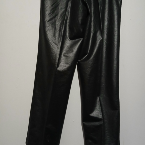 City Girl Ladies Black Dress Pants. Size 16. - Picture 10 of 12
